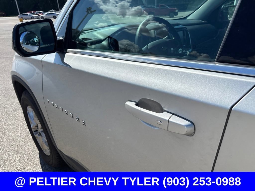 Used 2018 Chevrolet Traverse LS FWD image 9