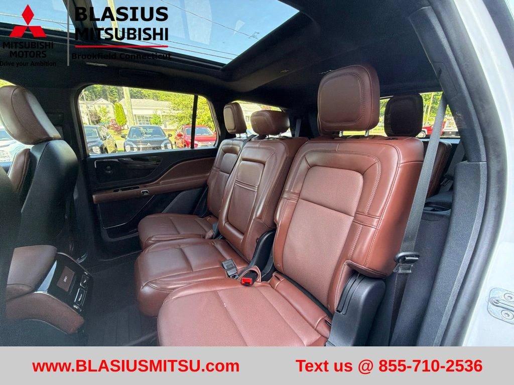 Used 2025 Lincoln Aviator Reserve AWD/4WD image 42