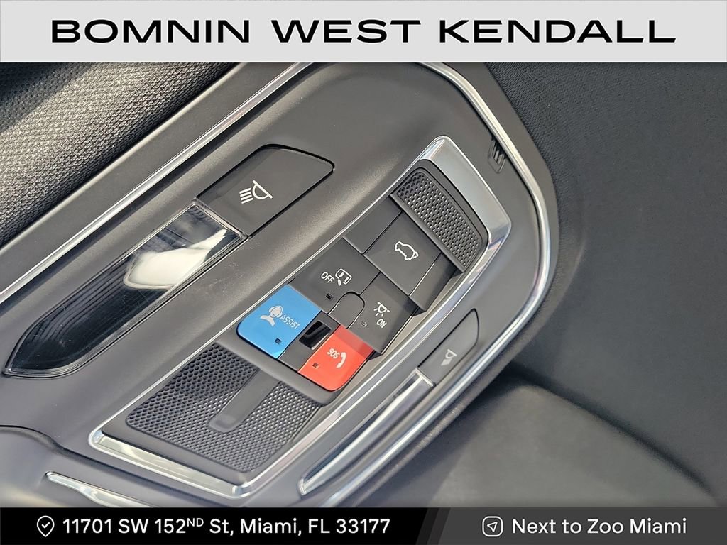 Used 2025 Jeep Grand Cherokee Limited w/ Black Appearance Package image 24