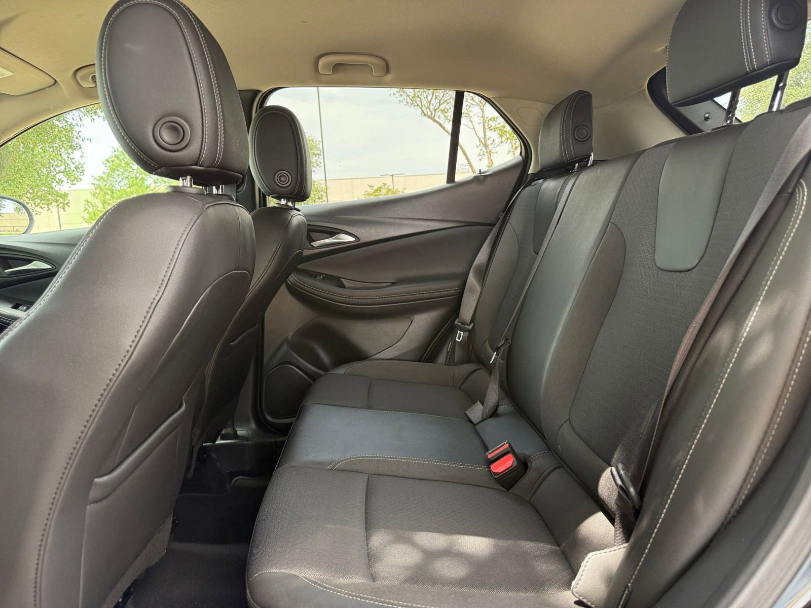 Used 2025 Buick Encore GX Preferred AWD/4WD image 25