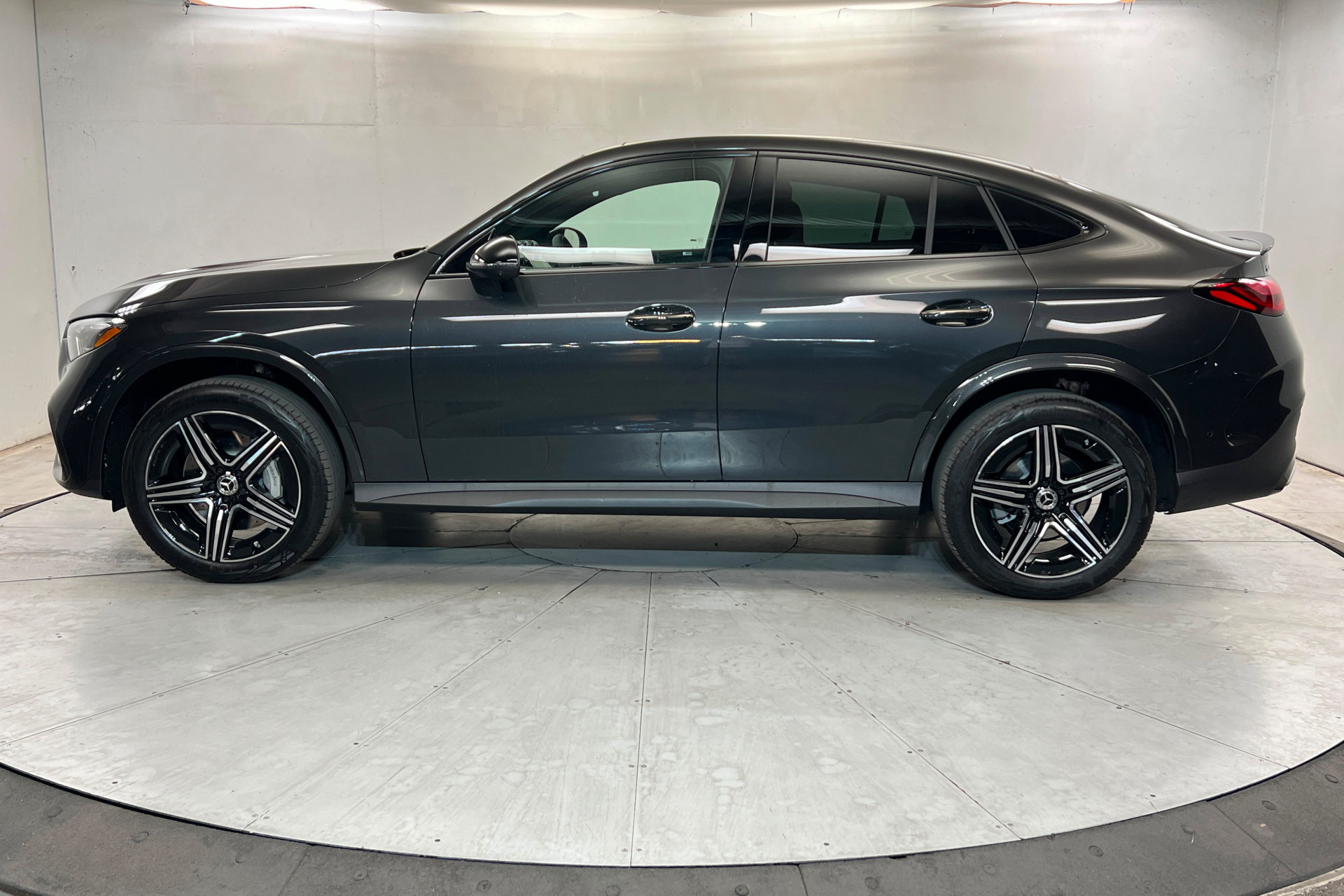 New 2027 Mercedes-Benz GLC 300 4MATIC image 2