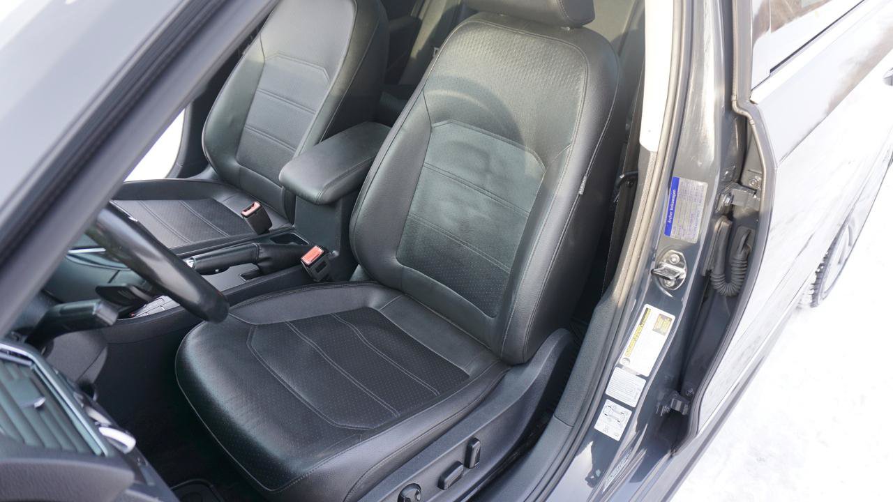 Used 2017 Volkswagen Passat 1.8T R-Line w/ R-Line Lighting Package FWD image 19