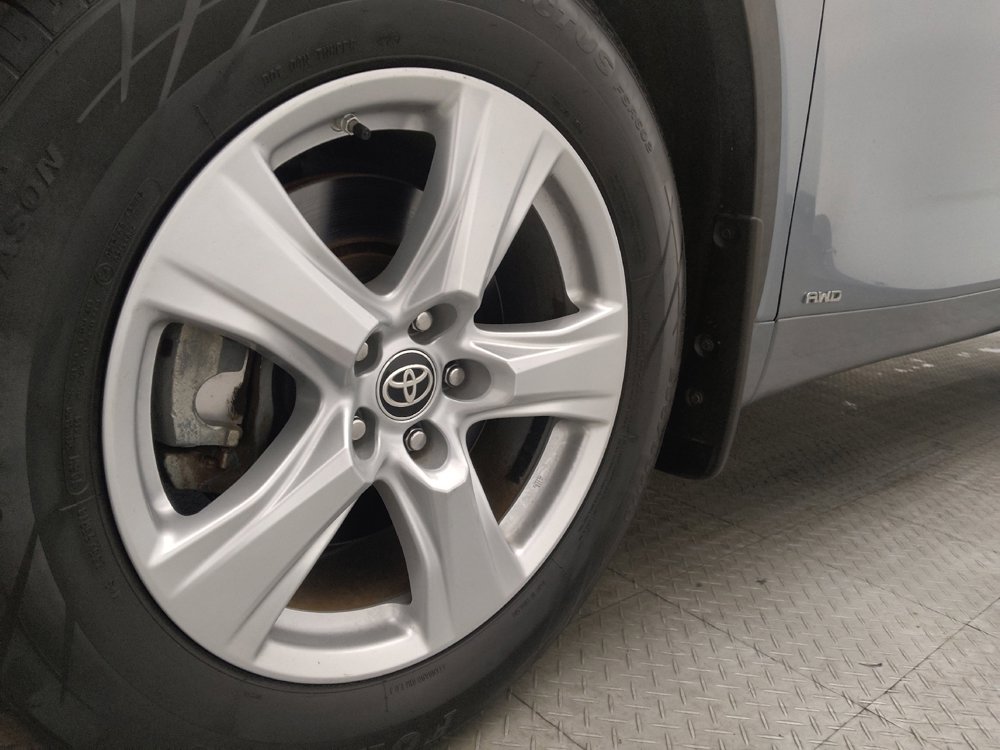 Used 2020 Toyota Highlander LE image 31