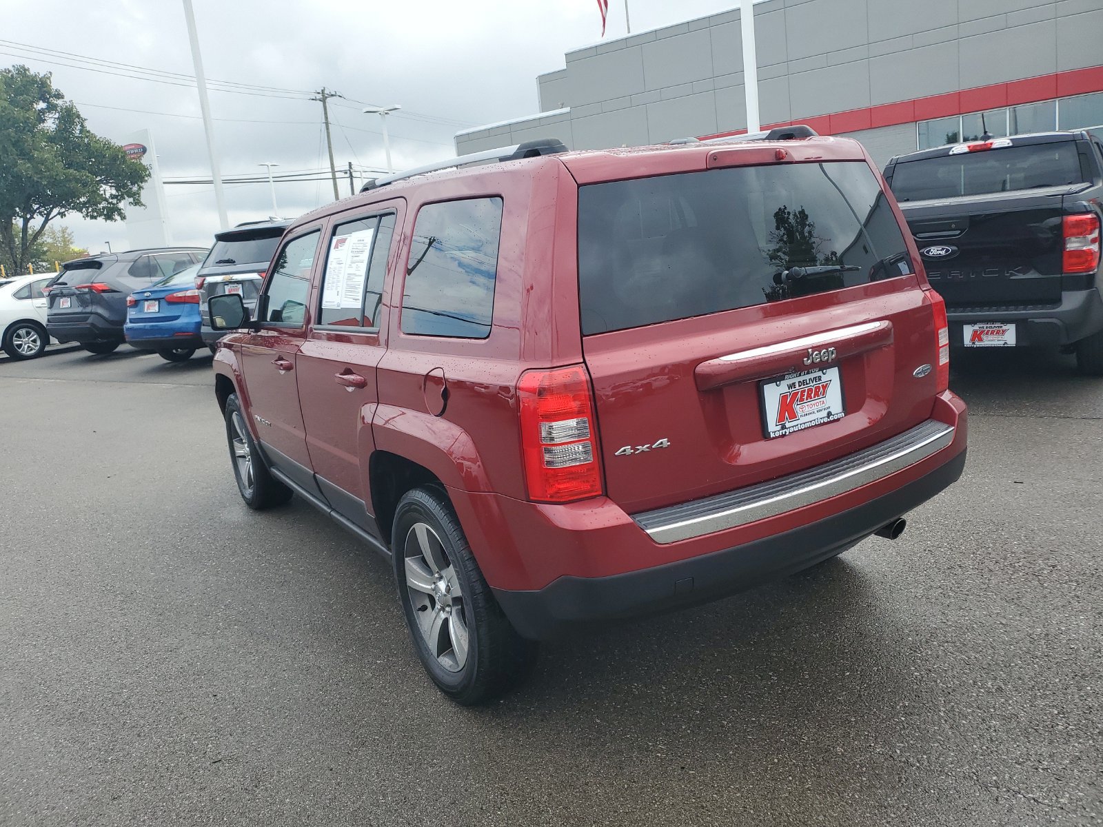 Used 2017 Jeep Patriot High Altitude AWD/4WD image 3