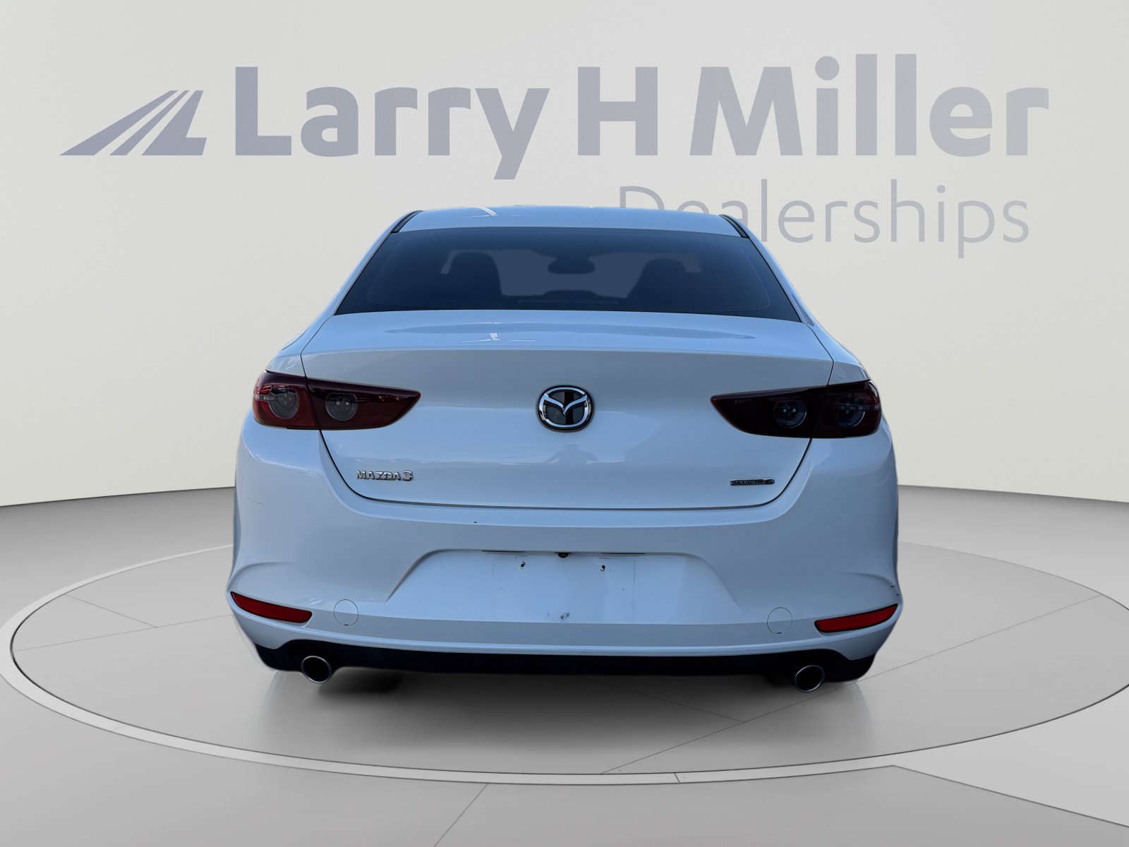 Used 2019 MAZDA MAZDA3 Sedan FWD image 4