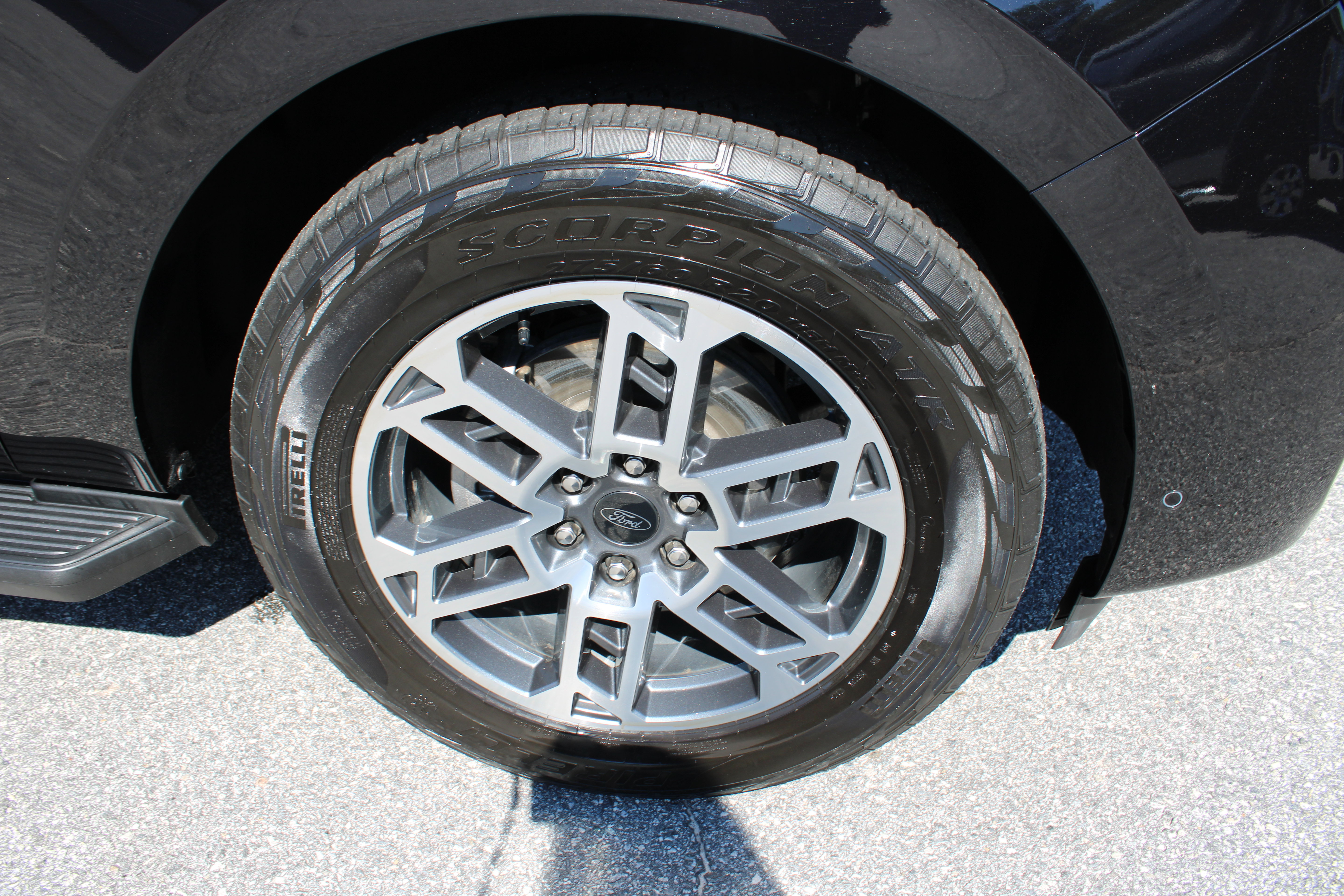 Used 2025 Ford Expedition Active AWD/4WD image 11