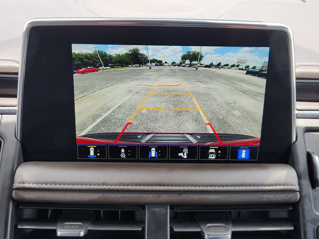 Used 2023 GMC Yukon XL SLT w/ SLT Luxury Package RWD image 17