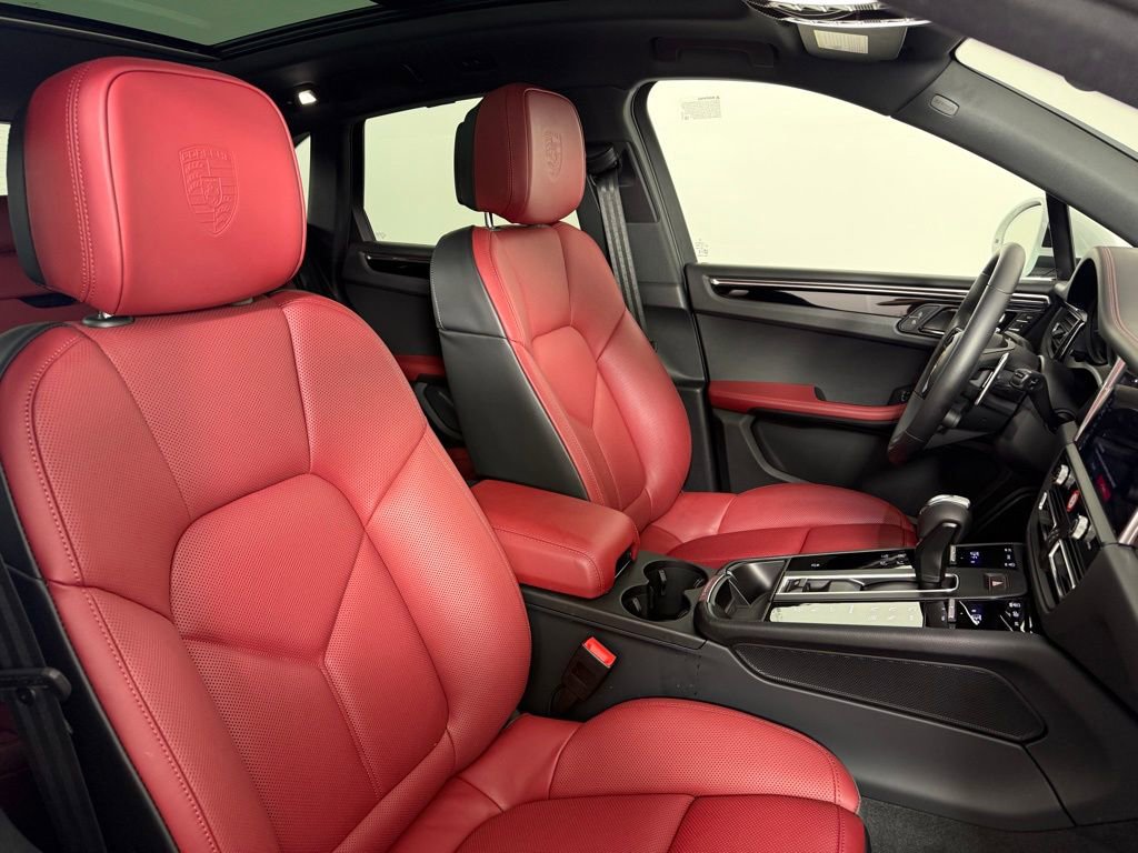 Certified 2026 Porsche Macan Turbo image 16