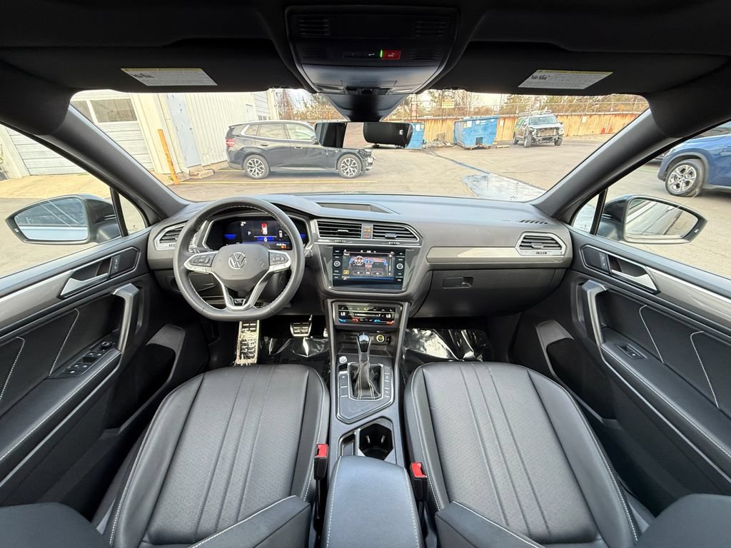 Used 2023 Volkswagen Tiguan SE R-Line FWD image 21