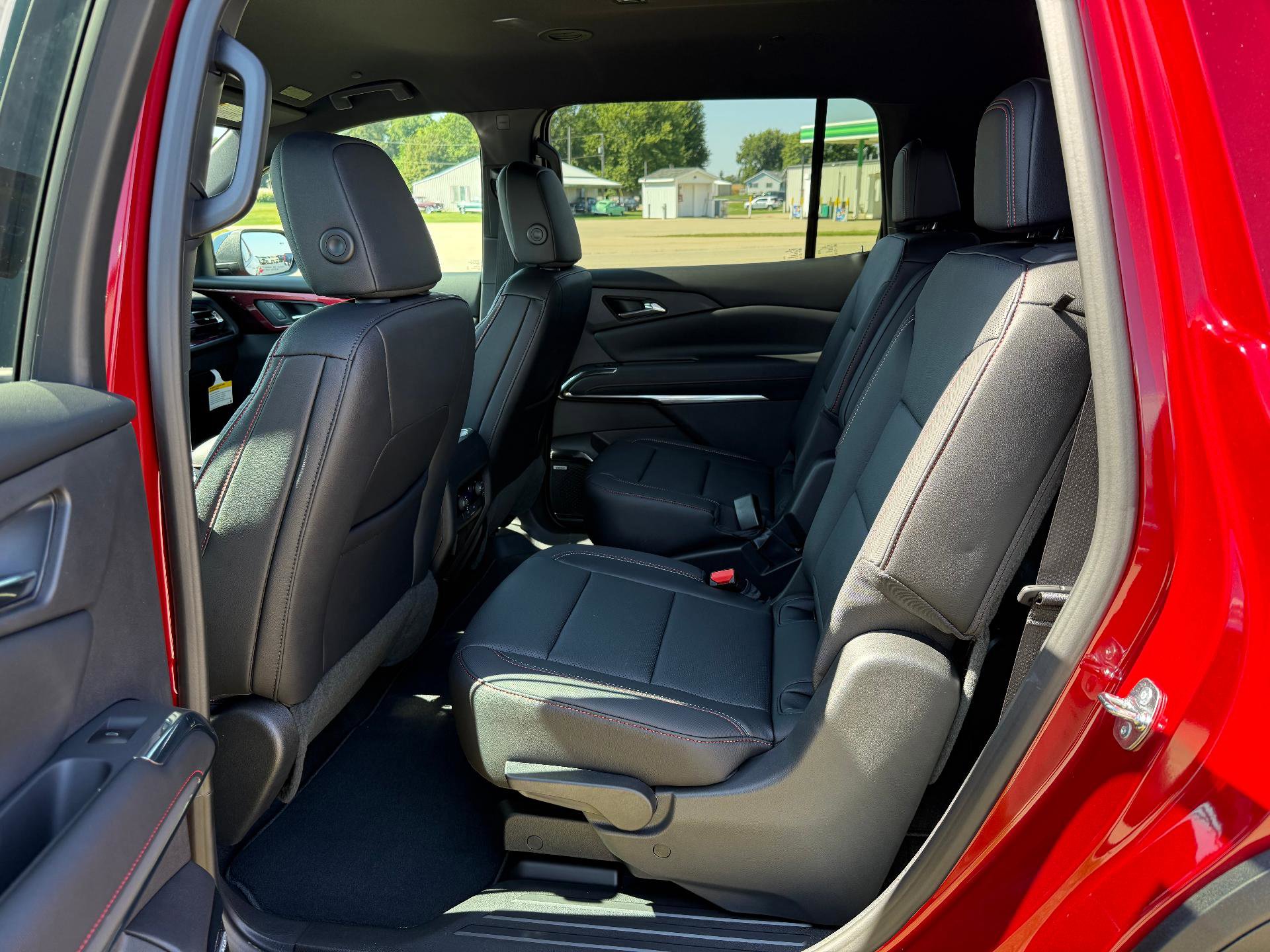 New 2026 Chevrolet Traverse Z71 w/ Enhanced Driving Package image 12