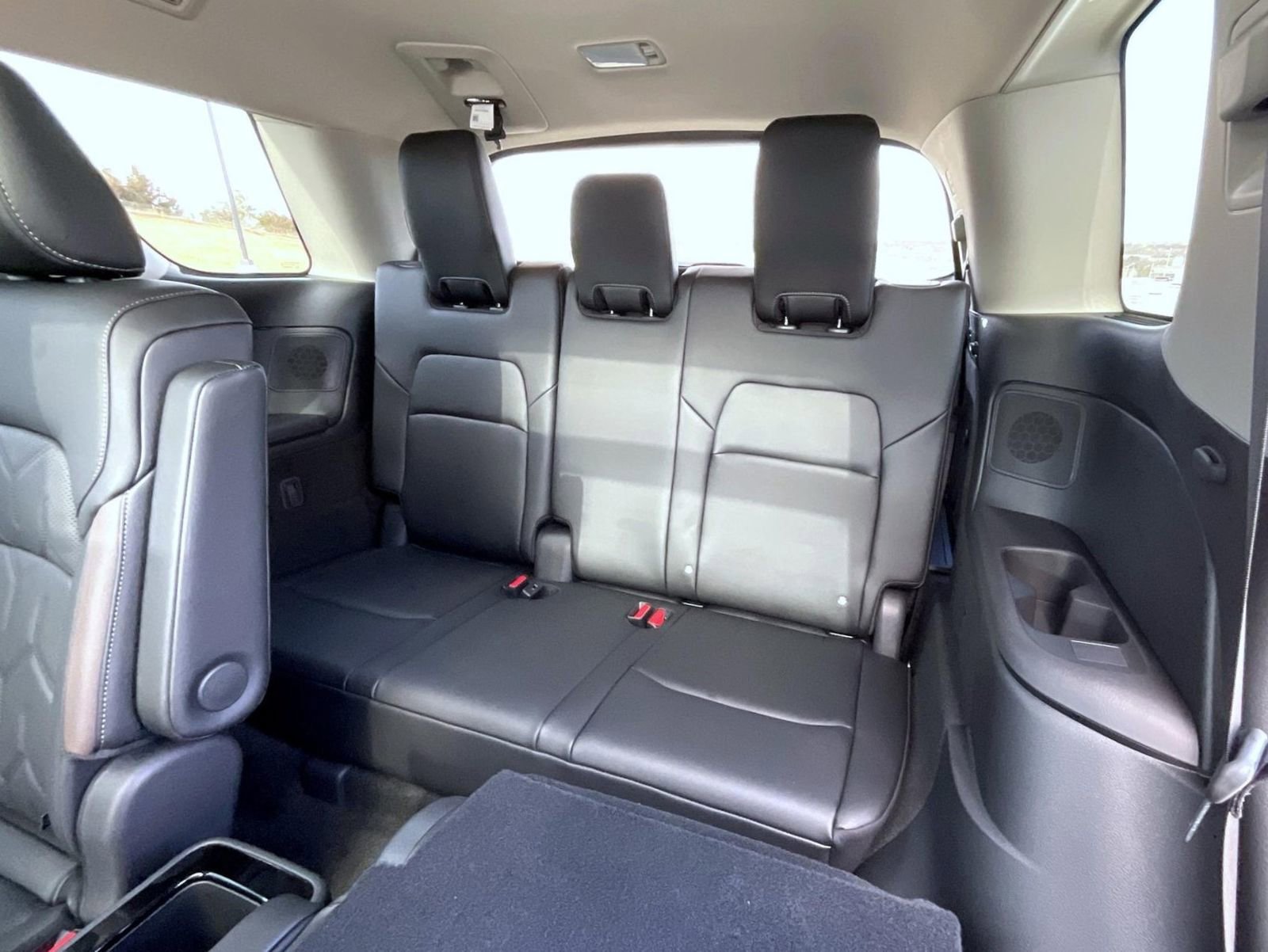 New 2026 Nissan Pathfinder Platinum AWD/4WD image 12