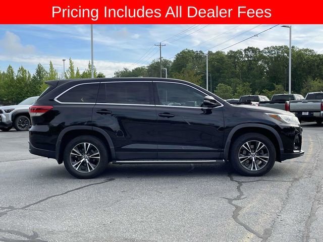 Used 2019 Toyota Highlander LE AWD/4WD image 6