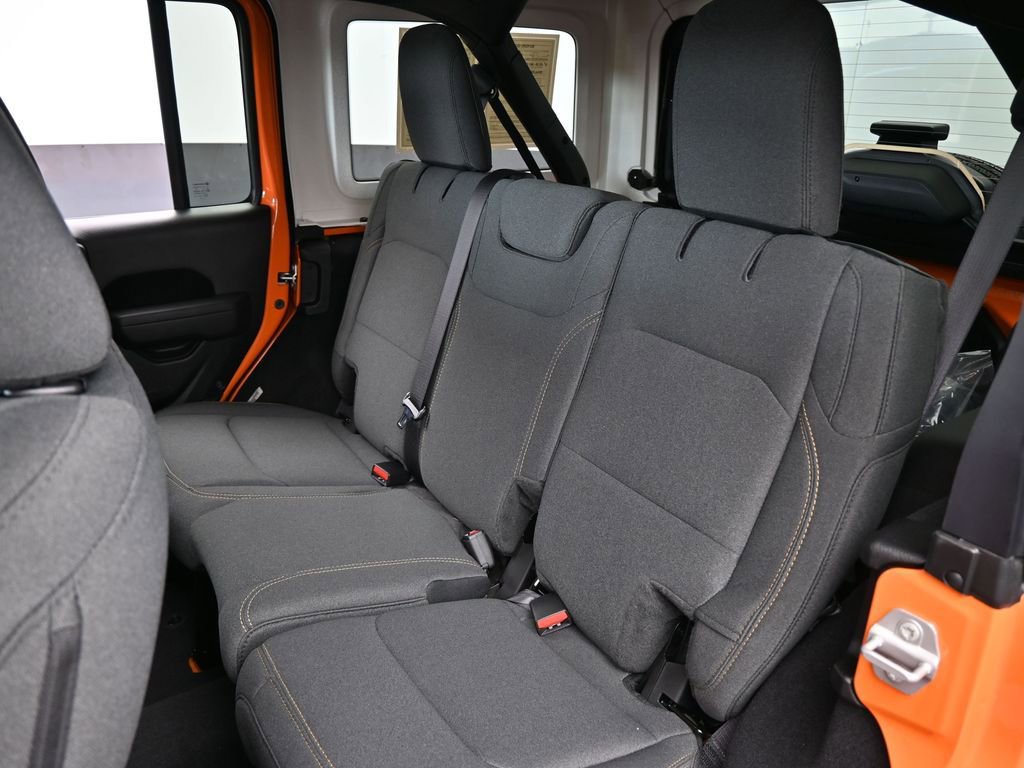 Used 2025 Jeep Wrangler Sport image 34