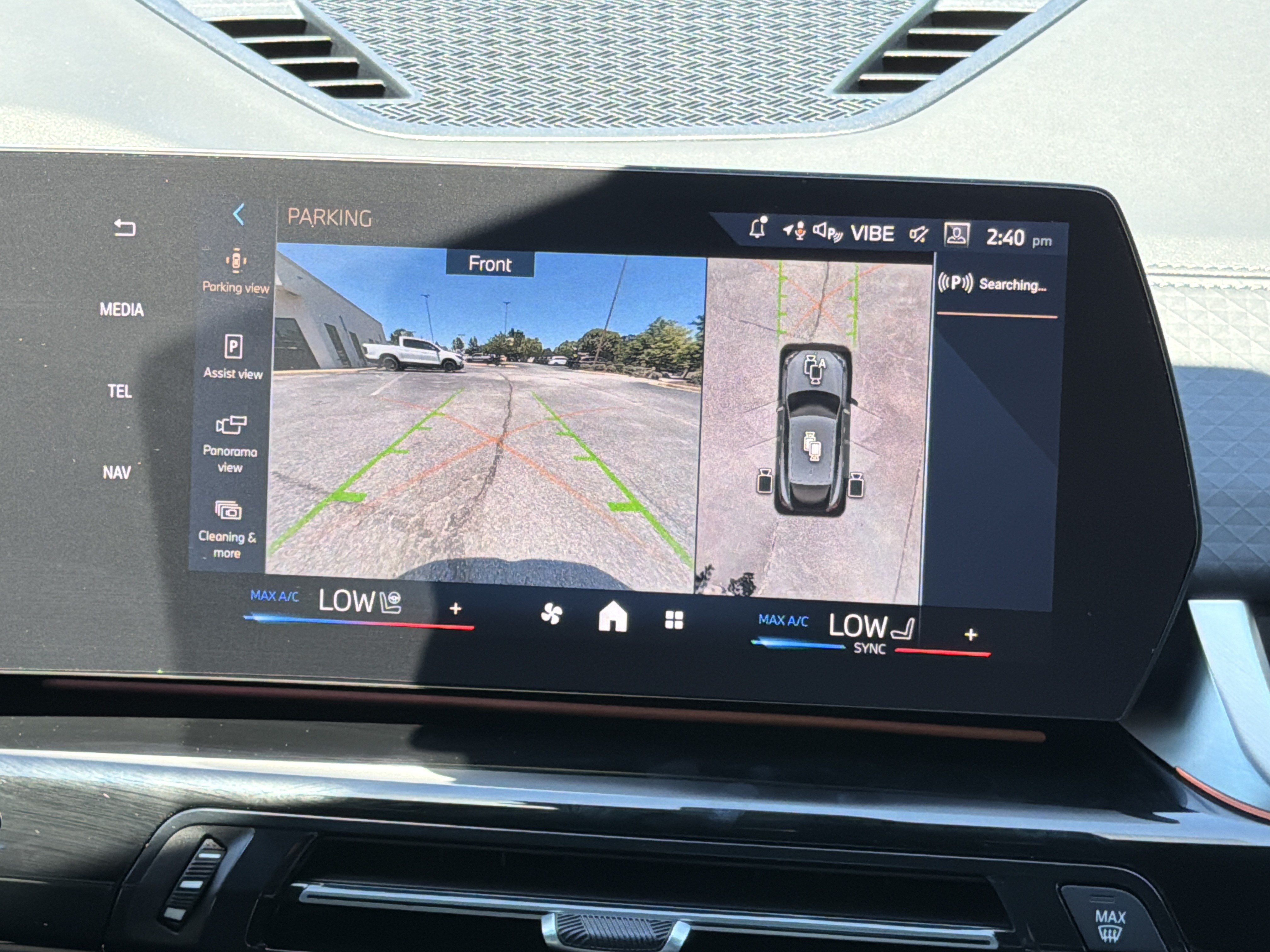 New 2026 BMW X2 xDrive28i w/ Technology Package AWD/4WD image 4