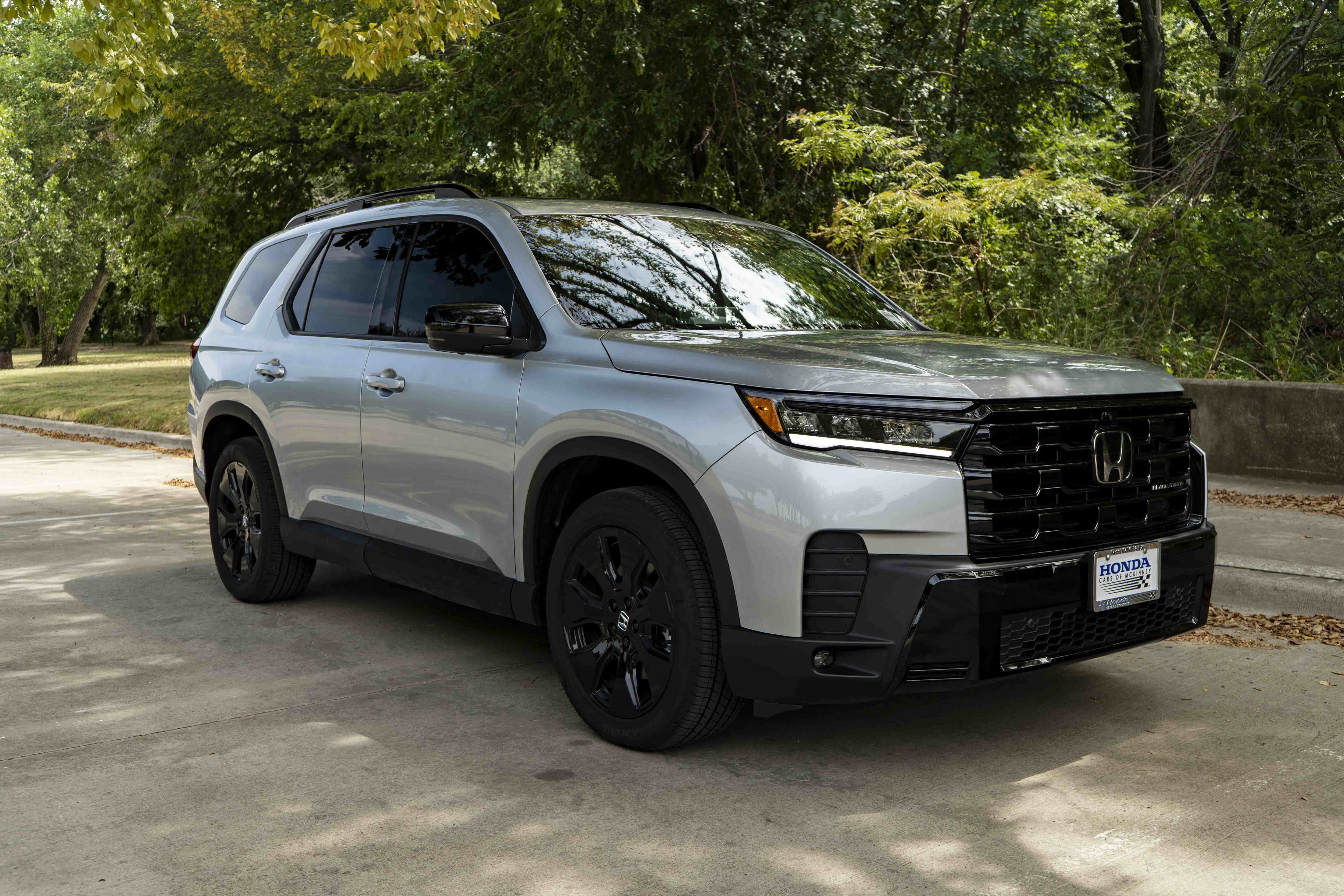 Used 2026 Honda Pilot Black Edition image 2