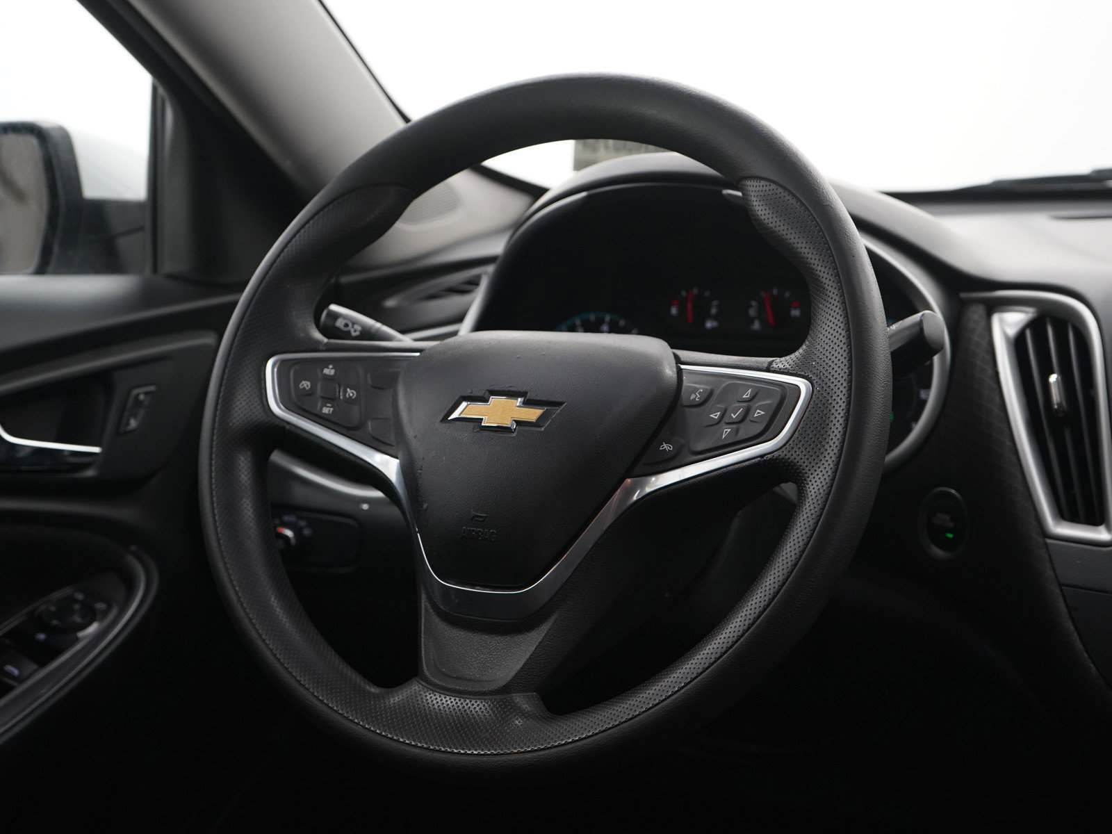 Used 2022 Chevrolet Malibu LT FWD image 14