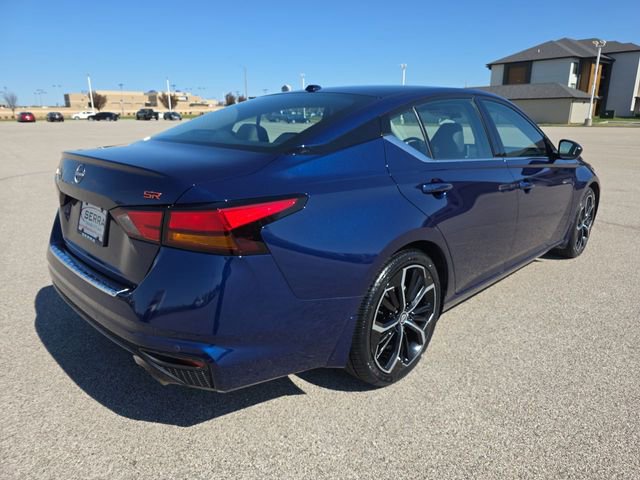 Used 2023 Nissan Altima 2.5 SR image 13