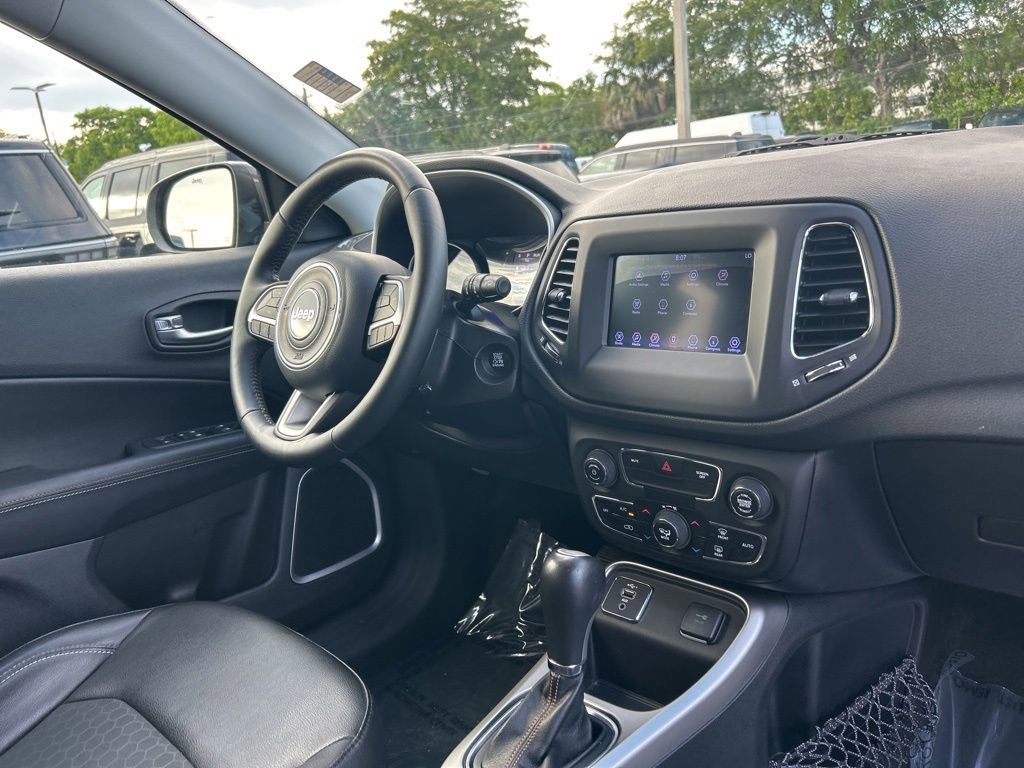 Used 2019 Jeep Compass Latitude FWD image 23