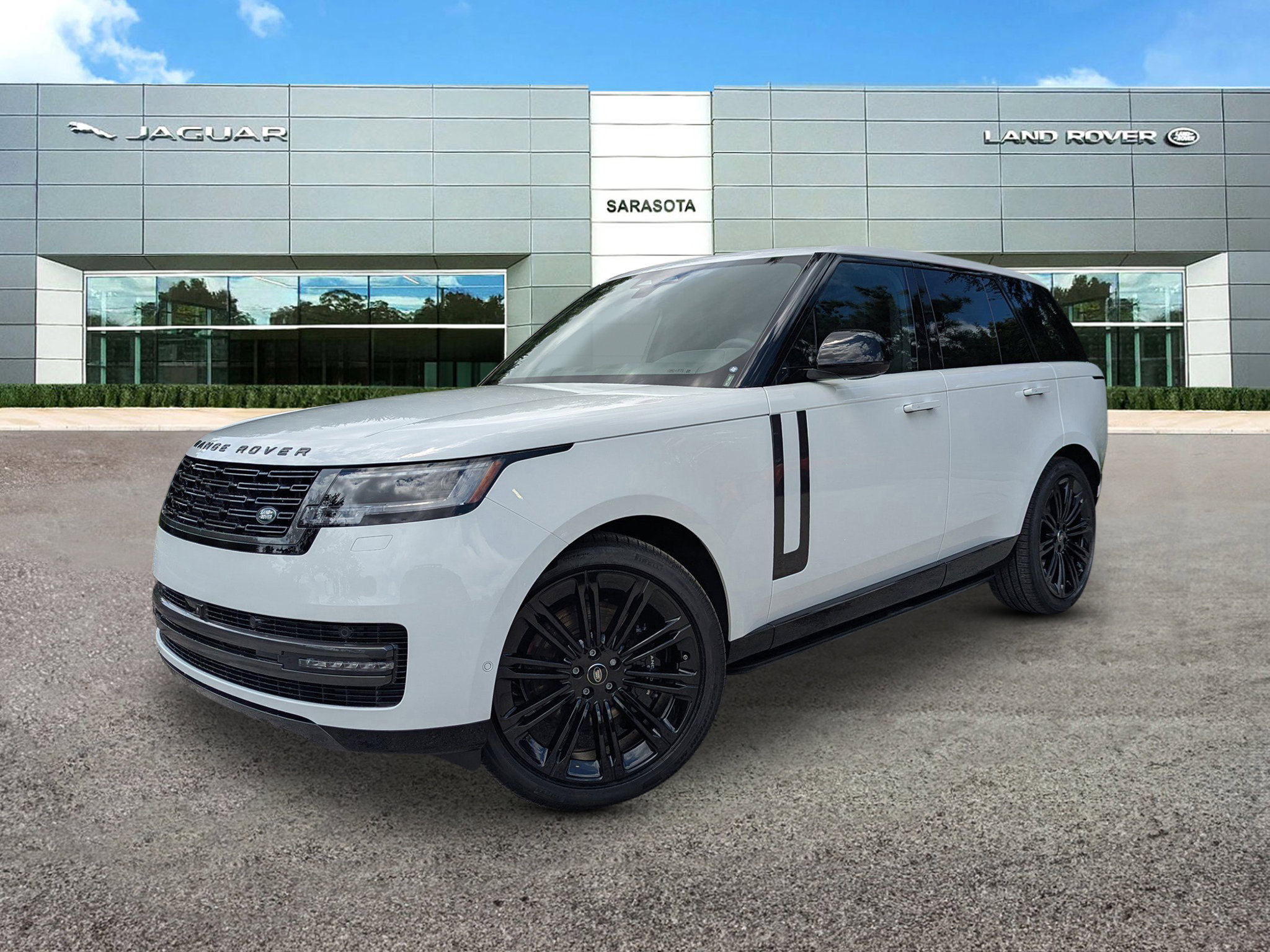 New 2025 Land Rover Range Rover SE
