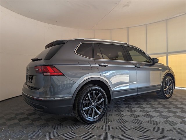 Certified 2022 Volkswagen Tiguan SE w/ Panoramic Sunroof Package image 15