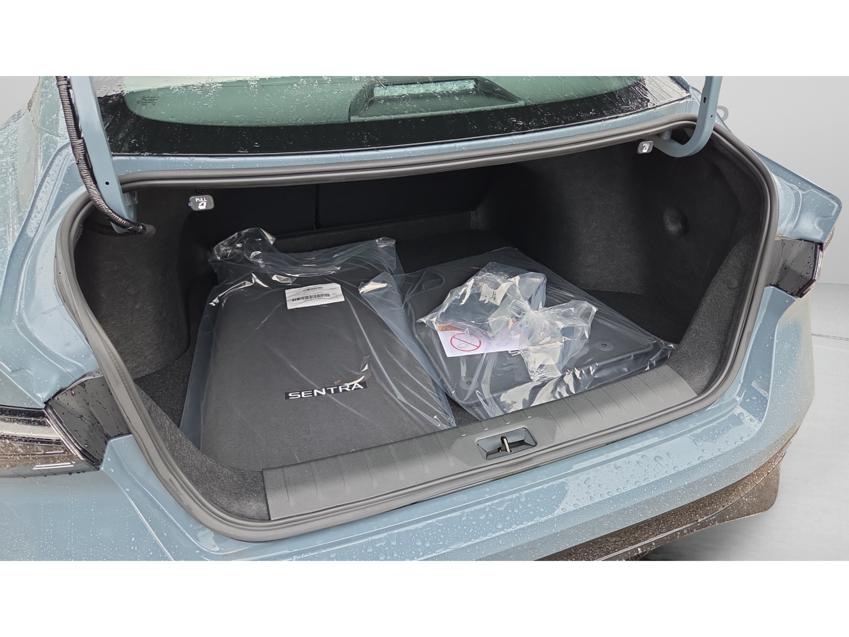 New 2027 Nissan Sentra SR w/ Floor Mat Package FWD image 14