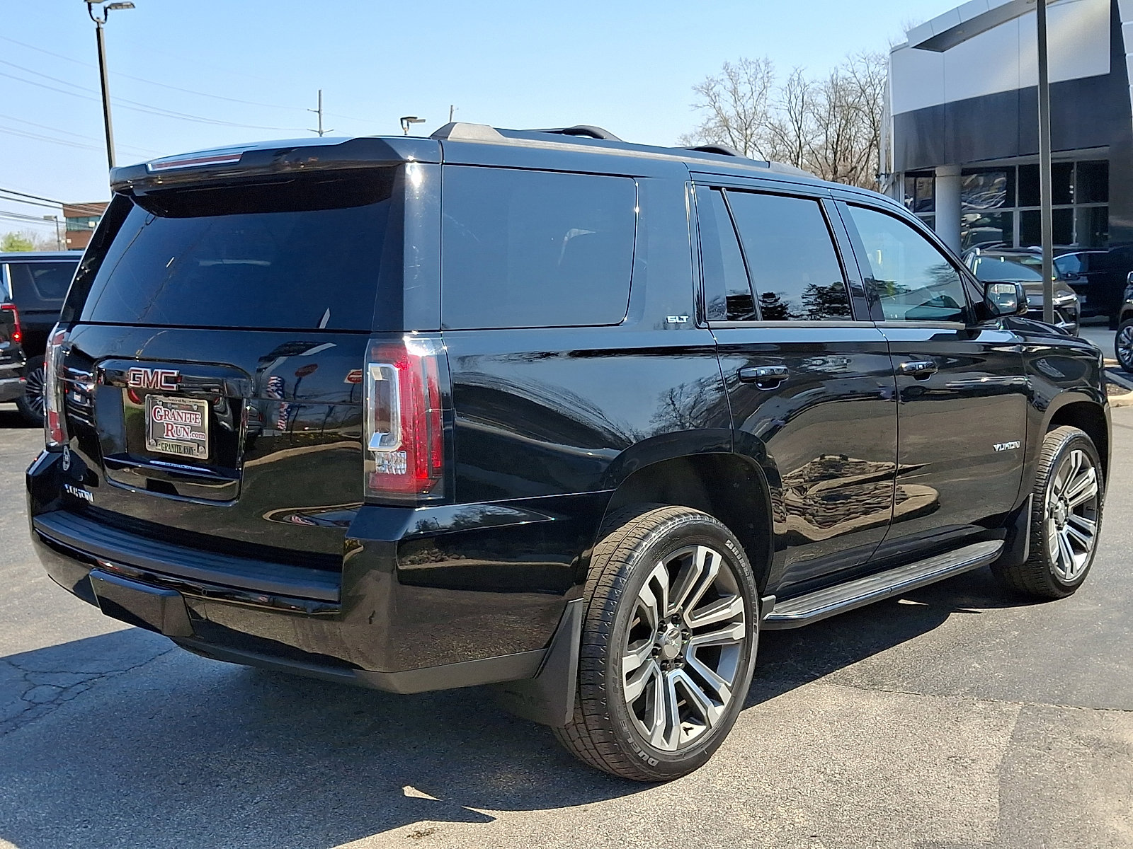 Used 2019 GMC Yukon SLT w/ Graphite Performance Edition image 6