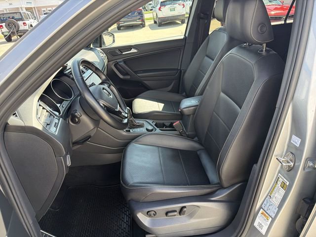 Used 2021 Volkswagen Tiguan SE R-Line AWD/4WD image 13