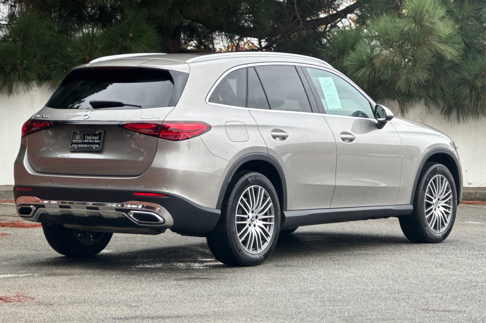 Used 2023 Mercedes-Benz GLC 300 4MATIC image 4