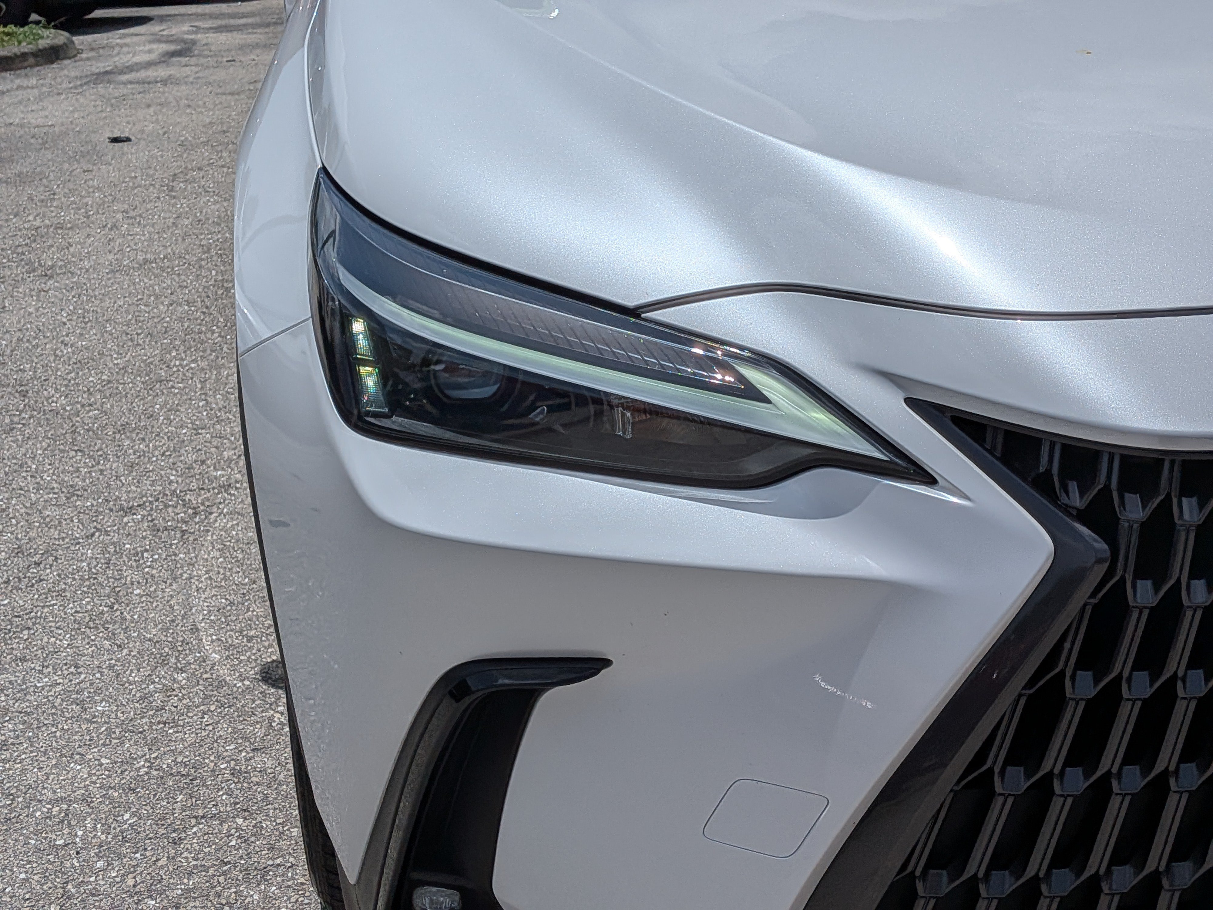 Used 2024 Lexus NX 250 FWD w/ Towing Package (2000 Lbs) image 9