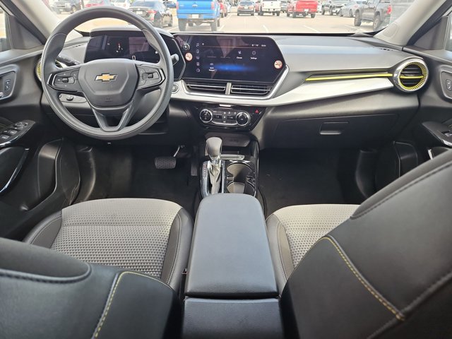 Used 2025 Chevrolet Trax LT image 15