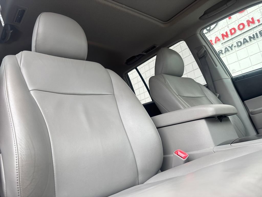 Used 2010 Toyota Highlander SE image 26