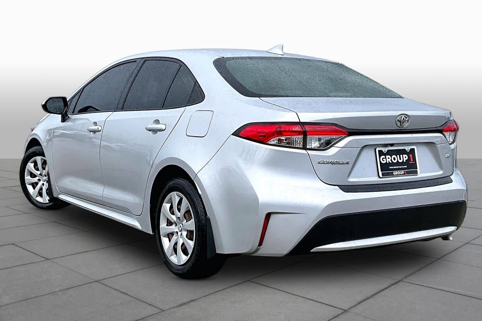 Used 2021 Toyota Corolla LE FWD image 11