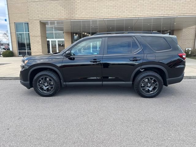 New 2025 Honda Pilot TrailSport image 1