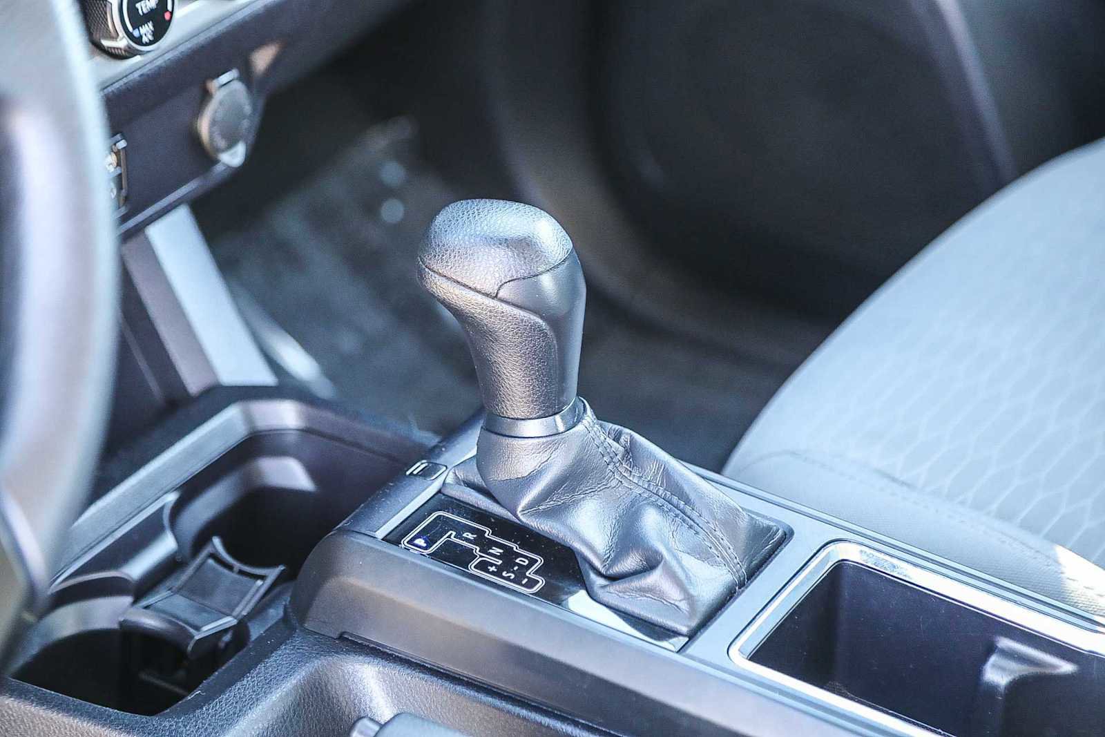 Certified 2018 Toyota Tacoma SR w/ SR Convenience Package image 19