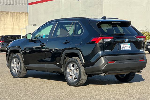 Certified 2023 Toyota RAV4 LE AWD/4WD image 7