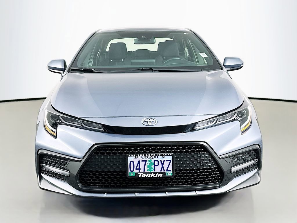 Used 2022 Toyota Corolla SE FWD image 3