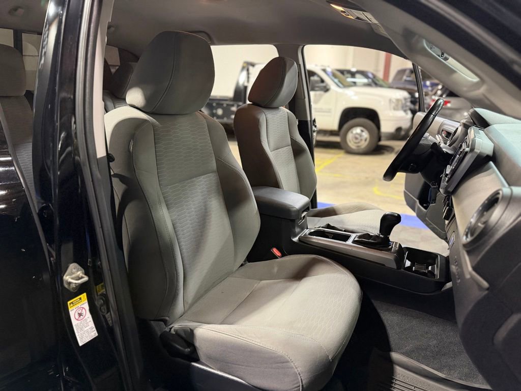 Used 2016 Toyota Tacoma SR5 w/ SR5 Appearance Package (SN) AWD/4WD image 24