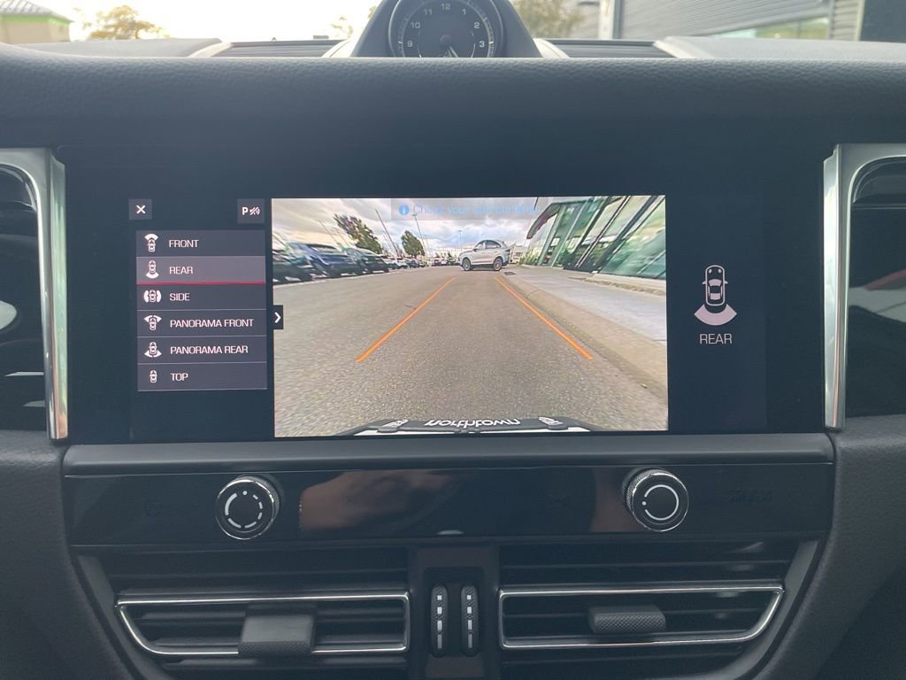 Certified 2025 Porsche Macan image 29