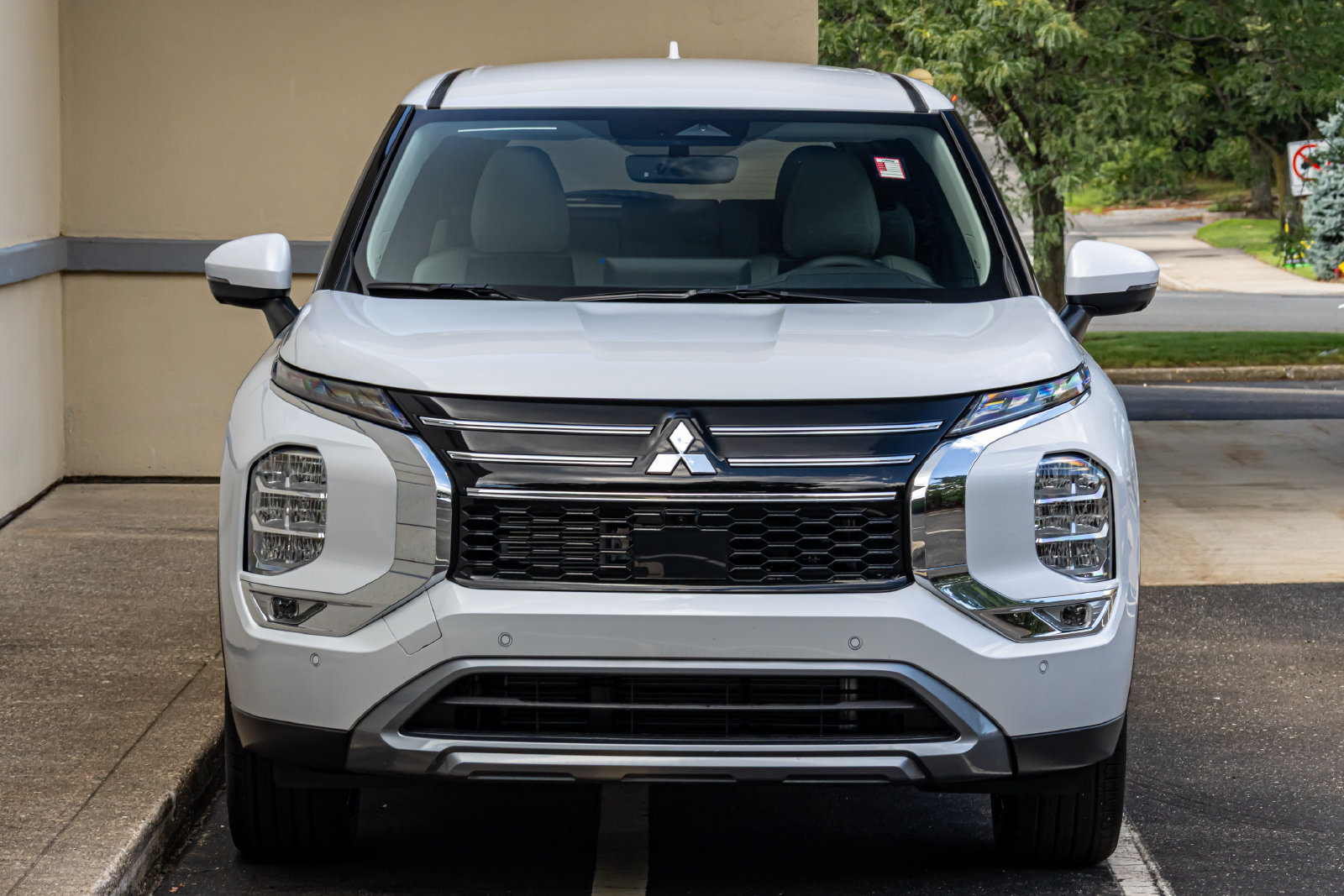 New 2026 Mitsubishi Outlander SE FWD image 5