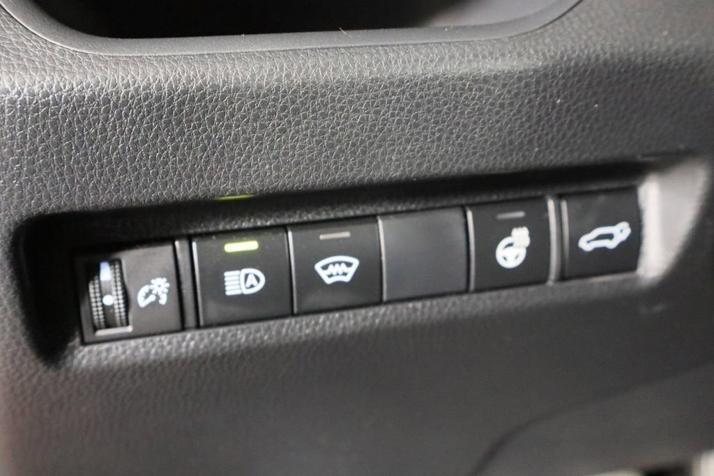 Used 2025 Toyota RAV4 XLE Premium image 23