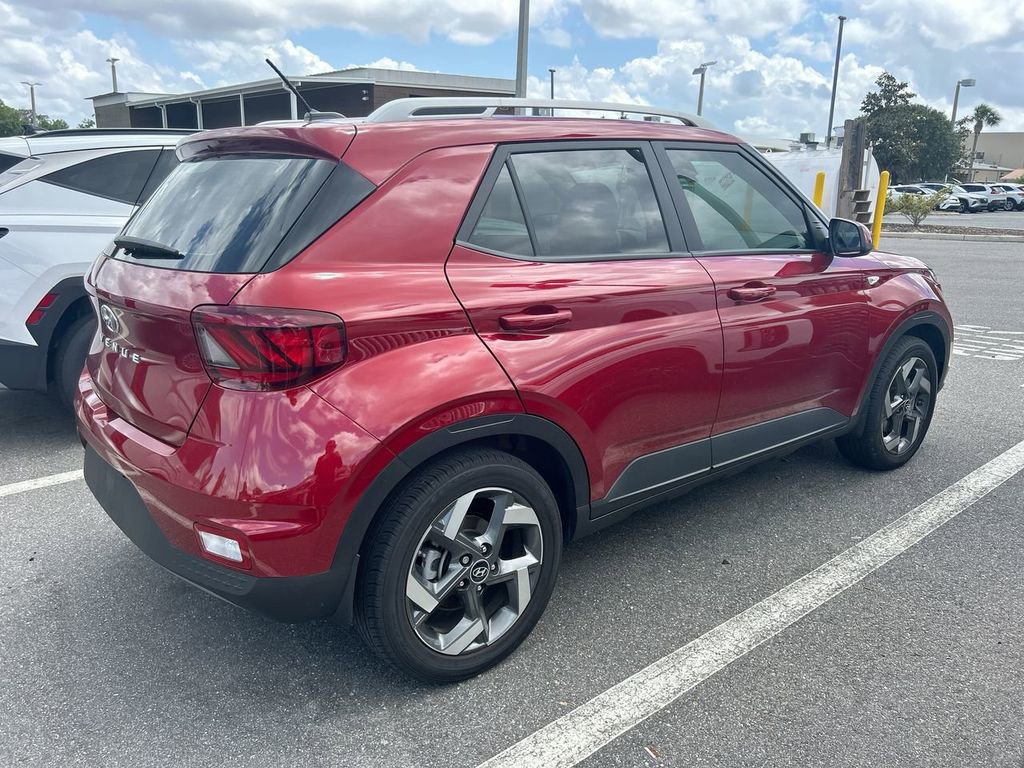 Certified 2024 Hyundai Venue Limited FWD image 7