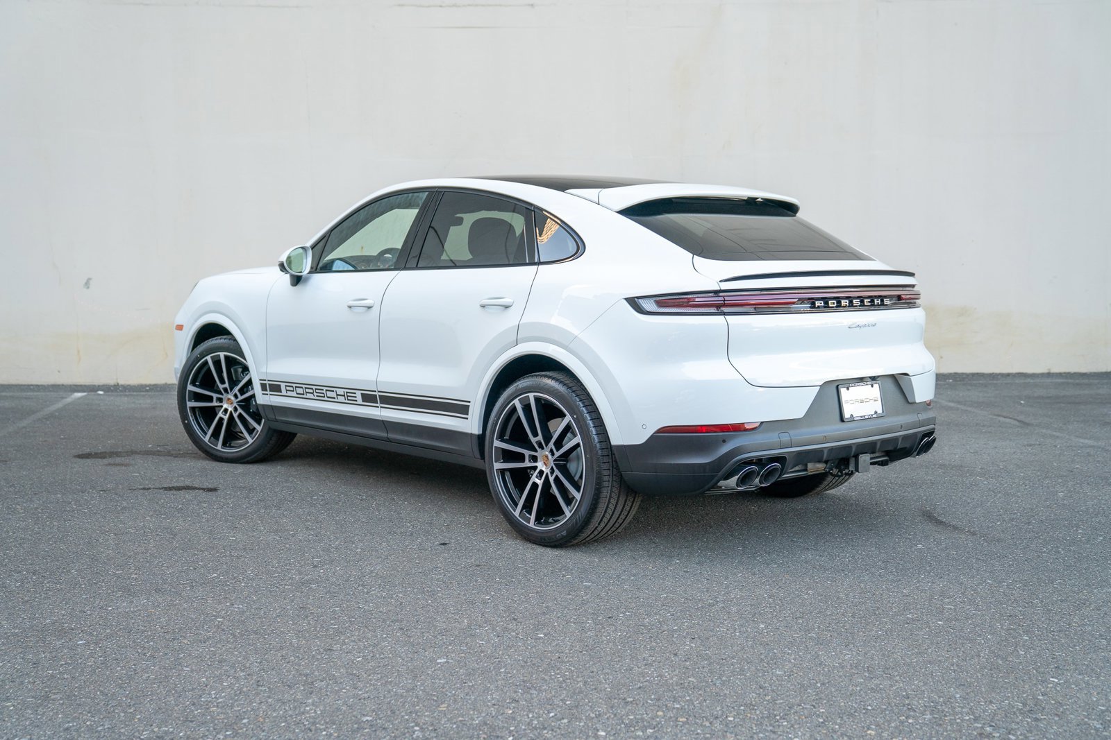 Certified 2025 Porsche Cayenne Coupe AWD/4WD image 3