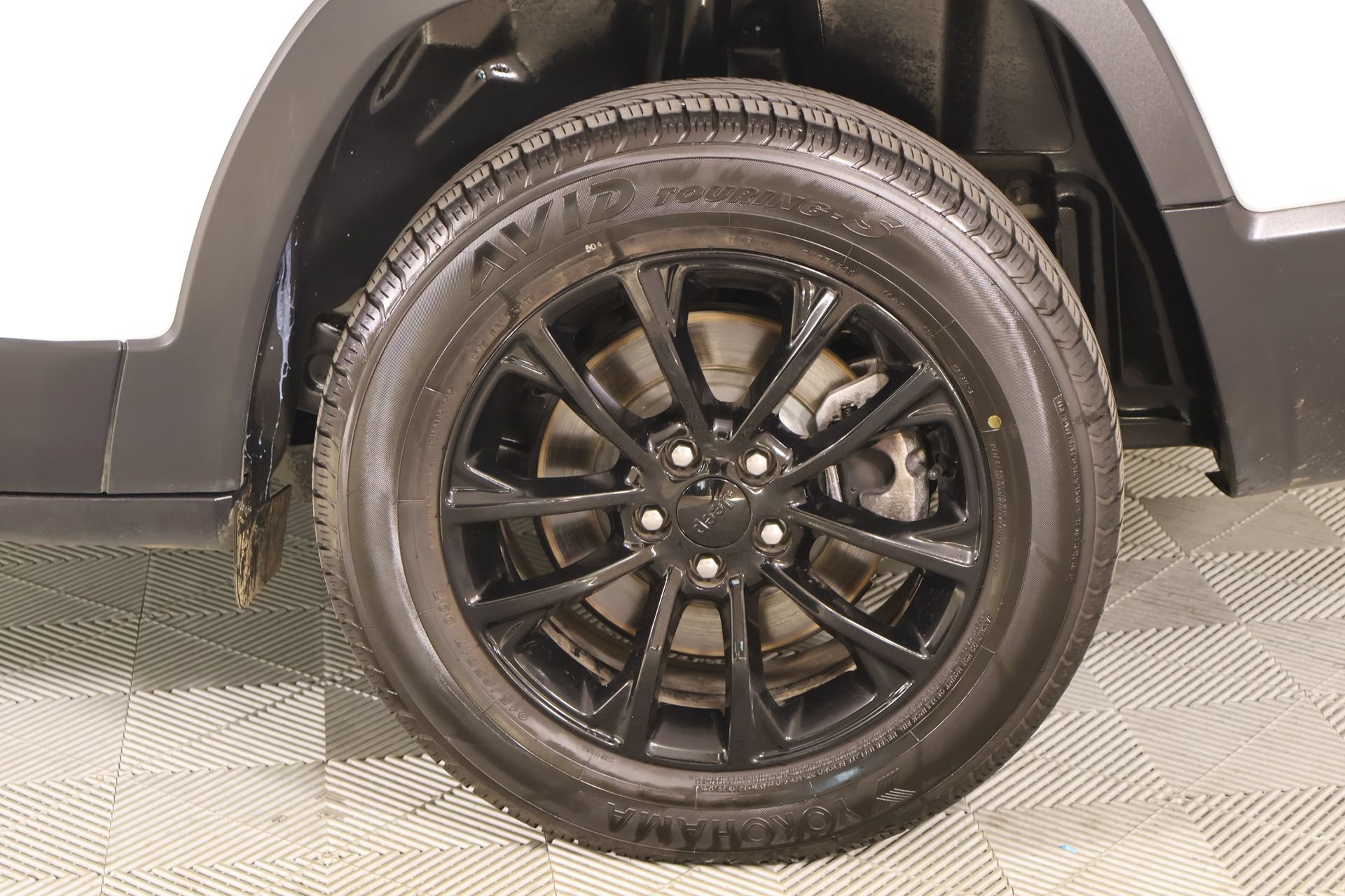 Used 2023 Jeep Cherokee Altitude Lux AWD/4WD image 19