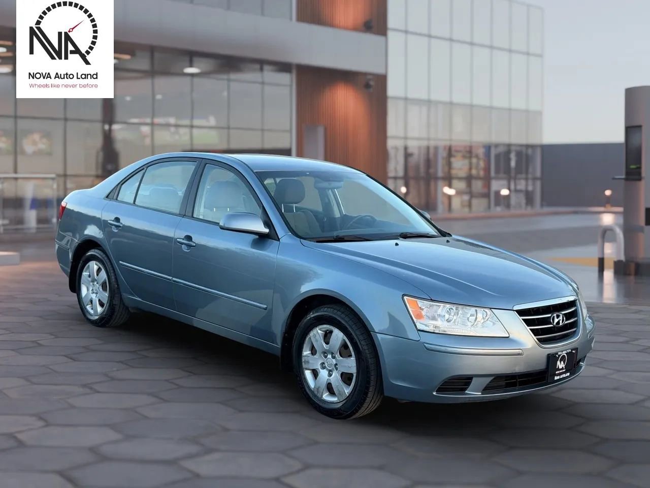 Used 2010 Hyundai Sonata GLS FWD image 2