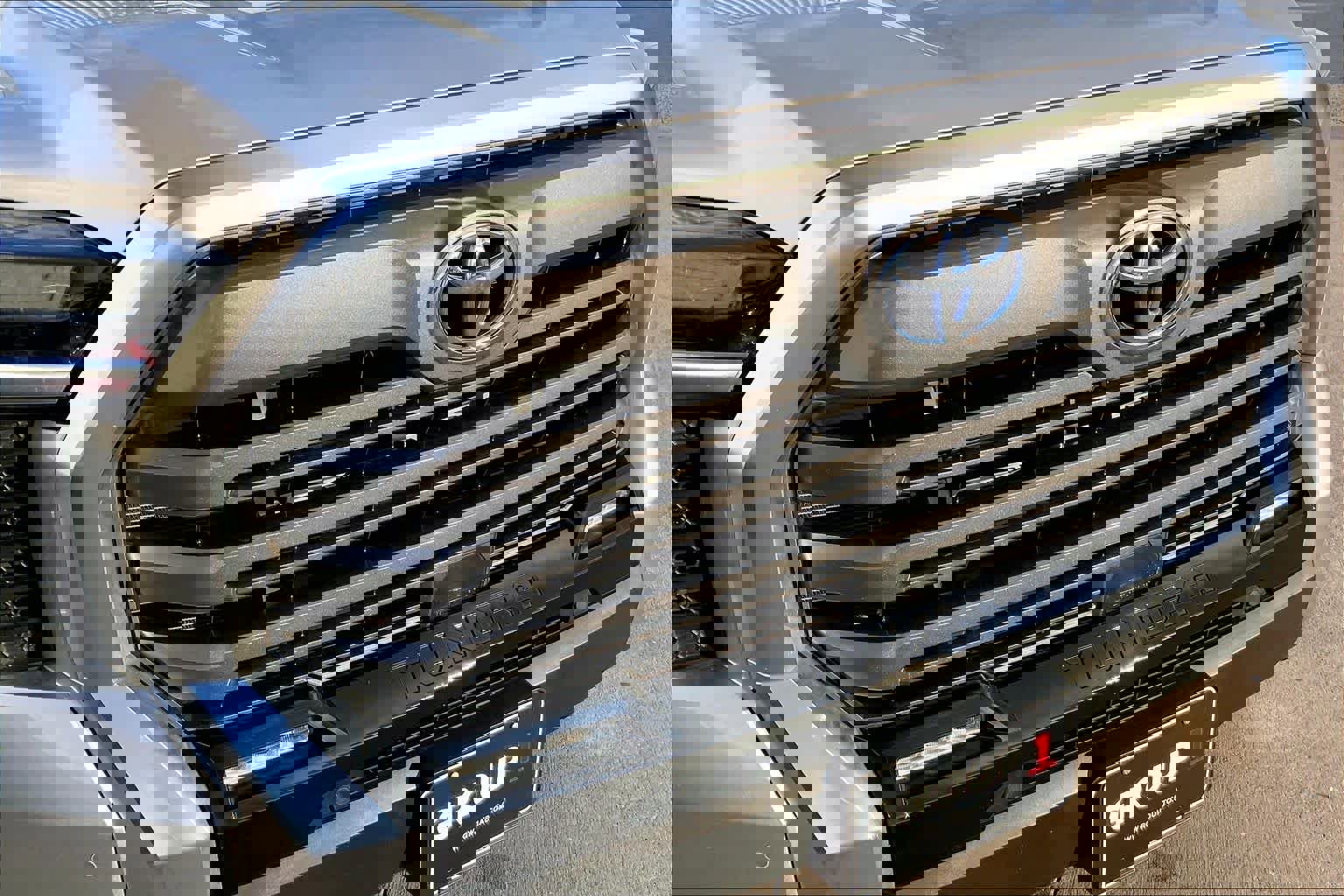 Used 2024 Toyota Tundra Limited w/ Power Package image 55