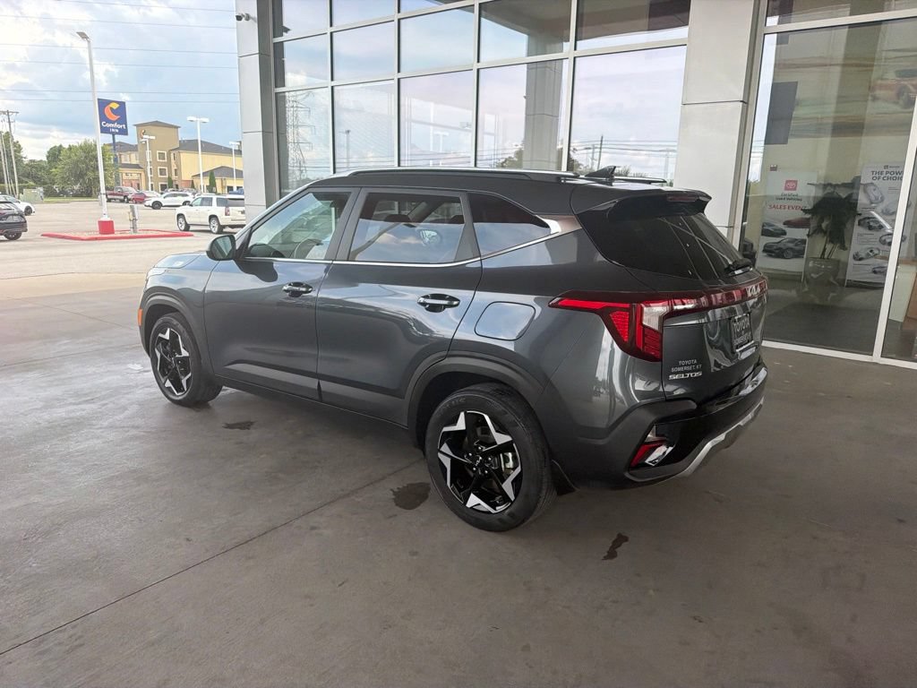 Used 2024 Kia Seltos EX AWD/4WD image 3