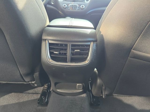 Used 2023 Chevrolet Malibu LT FWD image 32