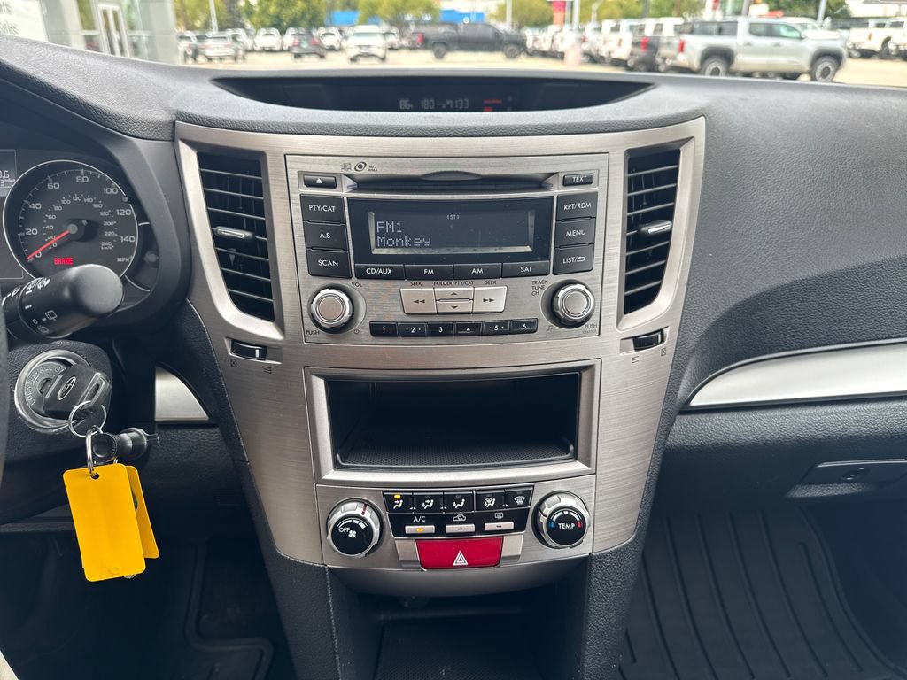 Used 2014 Subaru Outback 2.5i AWD/4WD image 17