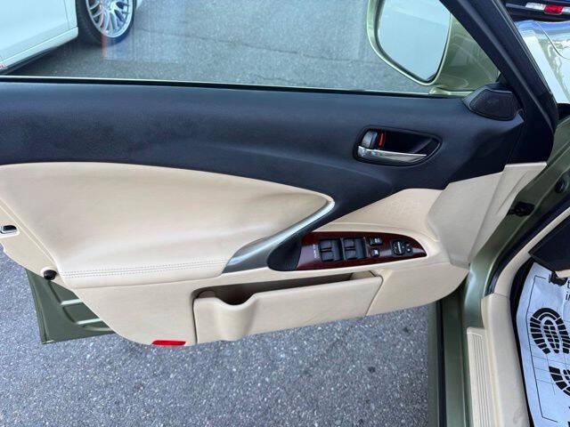 Used 2008 Lexus IS 250 w/ Premium Pkg RWD image 13