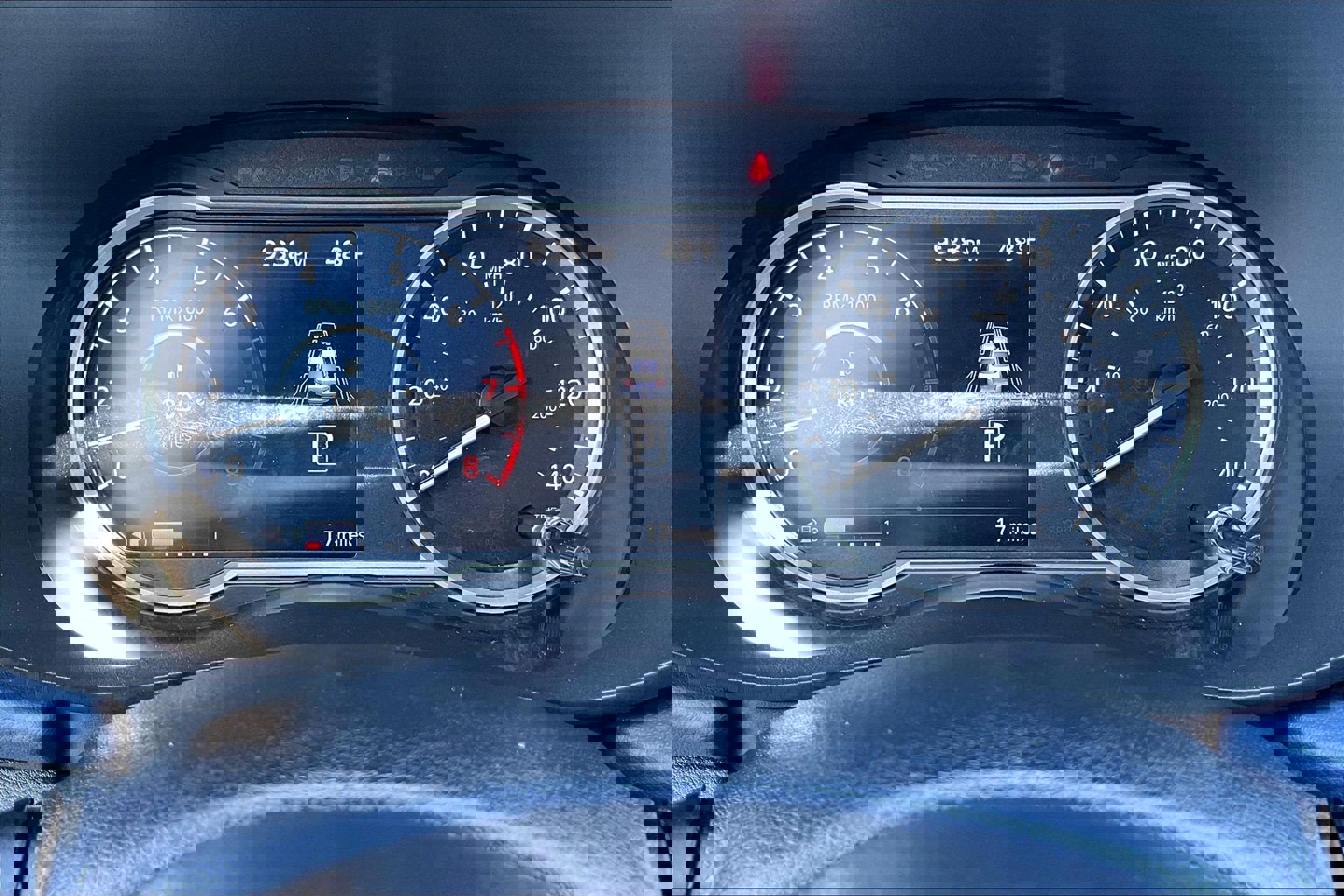 Used 2025 Nissan Versa SV w/ Trunk Package image 18